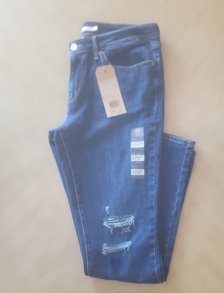 Levi's Denim - 711 Levi's skinny distressed denim jeans.